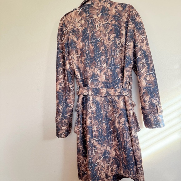 TAYION Luxury Fabric Women’s Coat - Picture 2 of 10